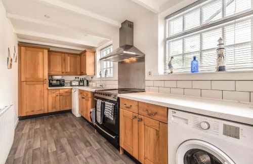 Cottage - Sleeps 6 - Pet Friendly - Patio - Foto 5