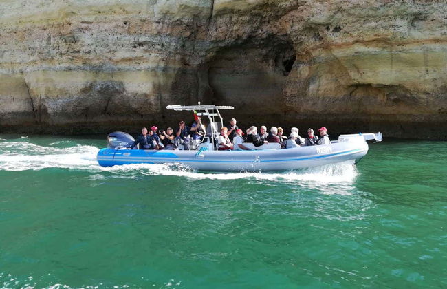 Paseo en barco privado por las cuevas de Benagil - Foto 3