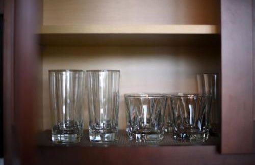 HostWise Stays - The Washington at Chatham - Free Parking, Great Views, Across from PPG Arena - Foto 25