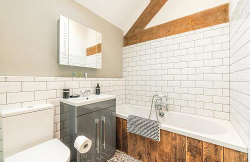 Riverside dairy in the Peak District national park - Foto 31