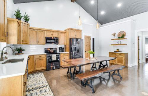 Family Retreat with Fire Pit and Yard in Mineral City - Foto 11