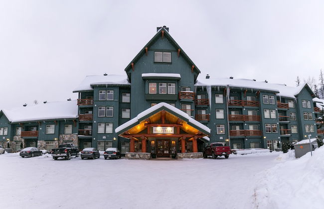 Snow Creek Lodge by Fernie Lodging Co - Photo 1