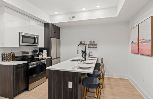 Charming LUXE 1BR, Free Parking, Kitchen and Laundry - Foto 17