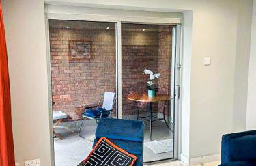 Modern Luxurious Apartment w/ Patio Balcony & View - Foto 10