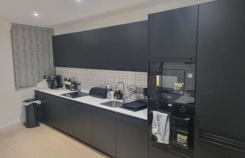 Poplar by Canary Wharf - Photo 2