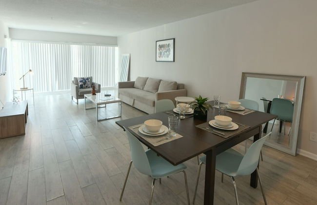 Artrageous on the river By RocketStay - Photo 5