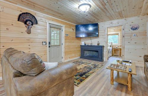 Adams Cabin with Game Room and Fire Pit - Foto 4