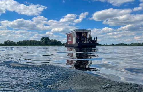 Hausfloßvermietung auf der Peene am Kummerower See in Mecklenburg Vorpommern 15 PS - Foto 6