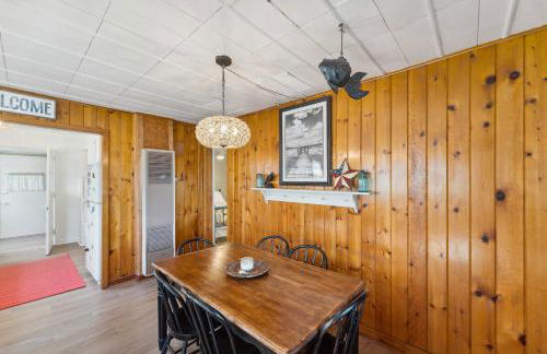 Delavan Retreat with Patio on Turtle Lake! - Foto 8