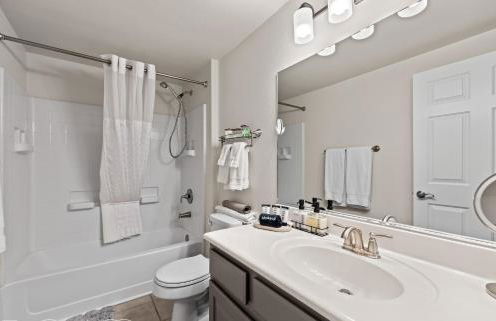 Newly Renovated Condo - Foto 9