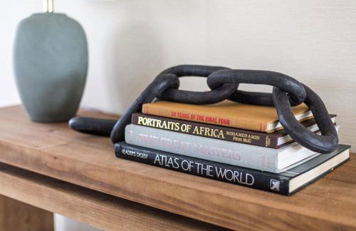 Capitol House - 3 Bed 1 Full and 1 Half Bath, Pet Friendly with Hot Tub walk to Lucas Oil Stadium - Foto 61