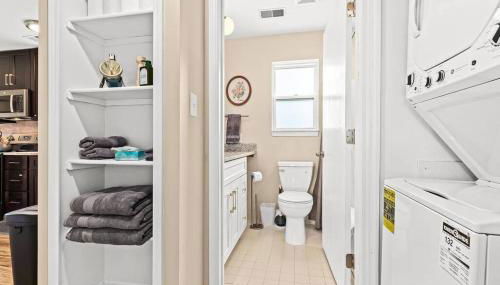 New! Modern Upper Flat near Downtown Roseville - Foto 5