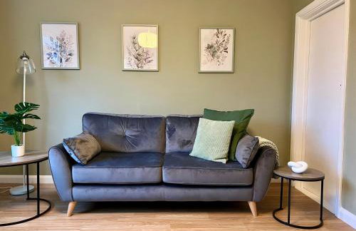 The Olive House - 4 Bedroom, Sleeps 8, Contractors Welcome - Foto 4