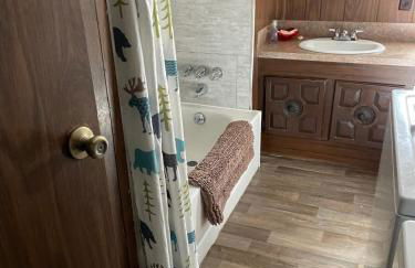 Grandma's Home in the Woods. Yellowstone - Foto 18