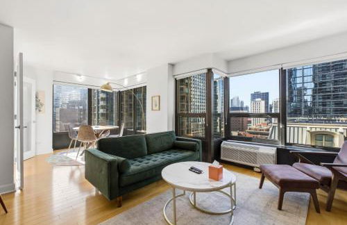 2bd River North Million Dollar Views! Parking Incl condo - Foto 1