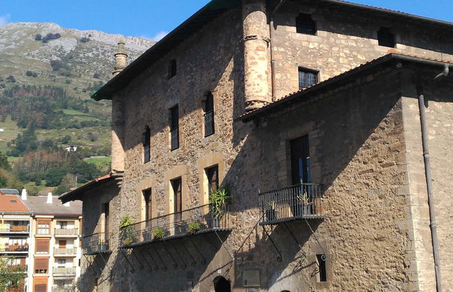 Visite guidée dans Azpeitia + Chapelle de la Soledad - Photo 1