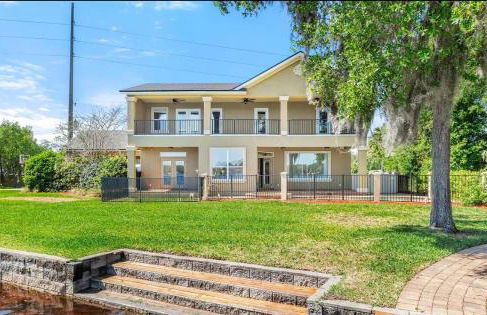 Lakeside Retreat with pool, dock & game room - Foto 5