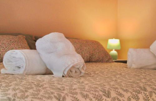 The Painter's Nest with Private Lake Garden - Photo 16