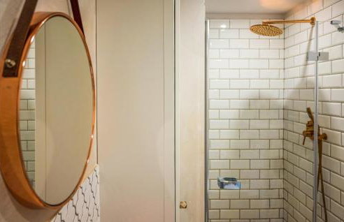 Holiday Home Right on the Lake, Sauna, Jacuzzi - Foto 36