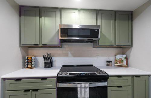 Newly Renovated, Dog Friendly, Stocked Kitchen - Foto 21