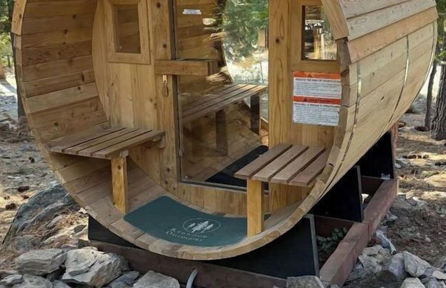 Peaceful Tahoe Retreat by Avantstay Cozy Modern Cabin Sauna, Hot Tub + Fireplace Near Lake - Foto 38