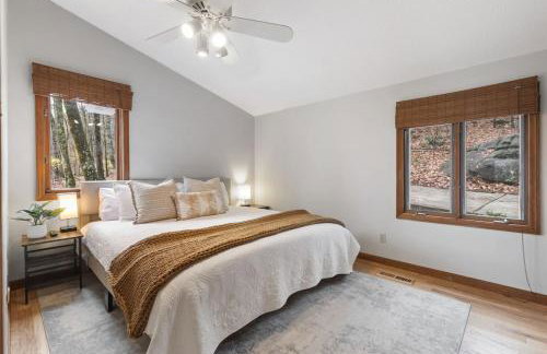 Dream Retreat with Hot Tub, FirePit, Grill and only 15 min to Downtown Chattanooga - Foto 12