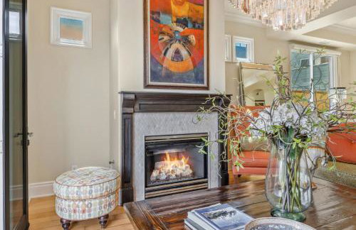 Beach Retreat- Walk to Beach, BBQ, Oceanview Rooftop & Firepit - Foto 12