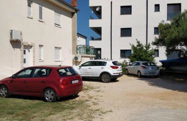 Apartments by the sea Banjol - Rab - 4965 - Photo 9