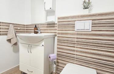 Central Park Apartments - Photo 43