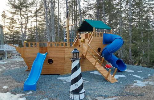 5BR Waterfront Hot Tub Kids Playscape Pets Family Compound! - Foto 3