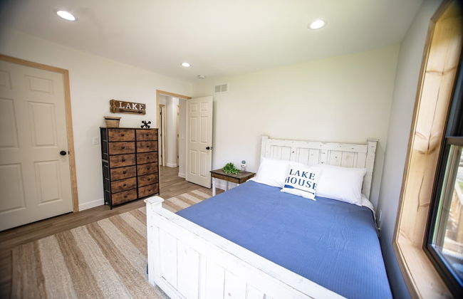 Amazing Lake House With Beach Access 4 Bedroom Home by RedAwning - Foto 3