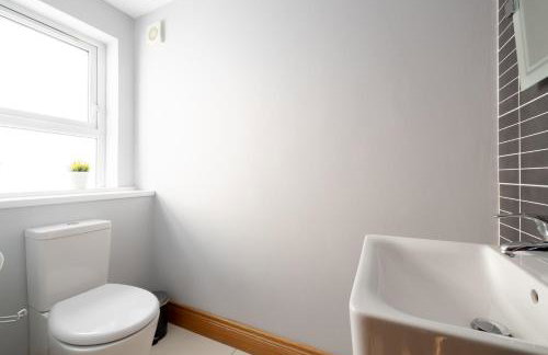 4BR House By Travel Lets Self Catering Accommodation Ballygowan With Near Belfast - Foto 48