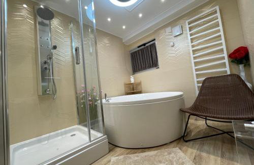 Apartman Jacuzzi Be Happy - Foto 8