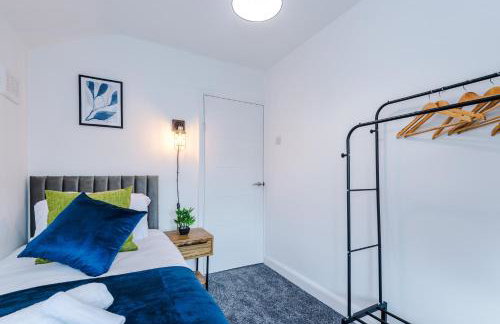 The Acacia Lodge - Beautiful & Modern 3-BR with FREE Parking - Perfect For Business or Work Stays by Parydise Properties - Foto 23