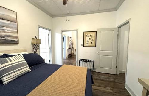 Creole Cottage - 2 Bed, 1 Bath, Pet Friendly with Fee, Walk to Downtown, Grill, Washer & Dryer - Foto 8