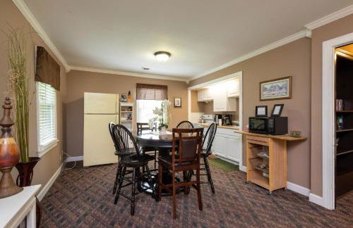 Brenda Lee History 4BR Retreat Pool Hot Tub - Photo 9