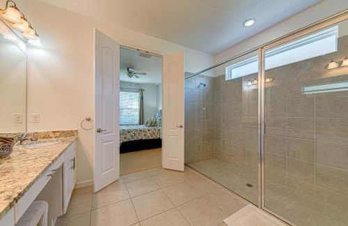 #350-Stunning Villa with Modern Decor, West Facing Pool Overlooking Private Conservation Land - Foto 23