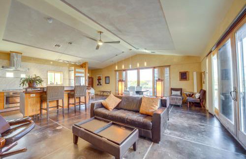 Mtn-View Home with Fenced Backyard in Rimrock! - Foto 6