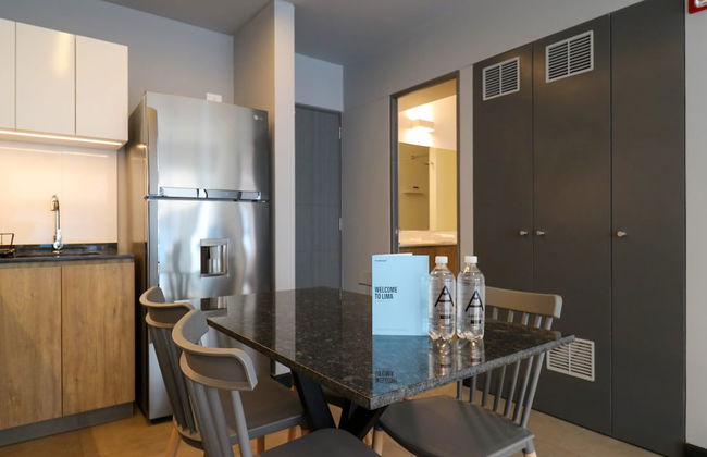 w Magnificent 2BR w Great Balcony in San Isidro - Foto 7