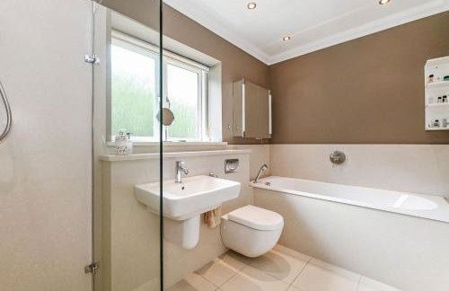 Woodland Cottage by inspirestays-com - Photo 23