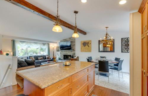 1 Mi to Lake, Shared Hot Tub! Kenmore Retreat - Foto 9