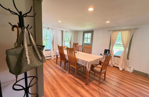 Spacious 4BR Summer Escape Queechy Lake Passes - Foto 6