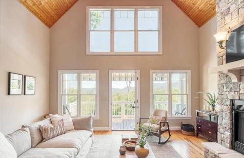 Hot Tub, Deck w/ Breathtaking Mountain Views - Foto 3