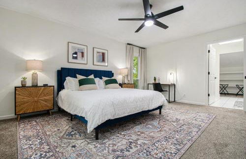 Cozy & Elegant Gem Fenced Yard BBQ & Games - Foto 24