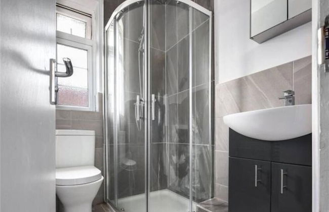 Limehouse Townhomes-4 Bedrooms,3 Bathrooms,garden - Foto 14