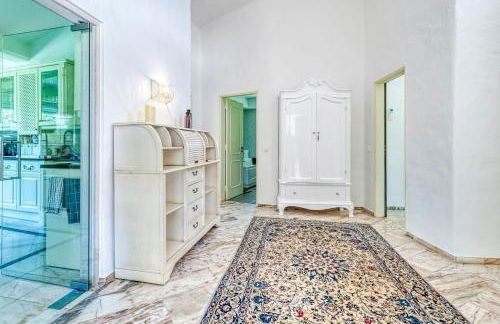 Golfinhos - MAGNIFICENT & SPACIOUS 5 BEDROOM VILLA - Foto 86