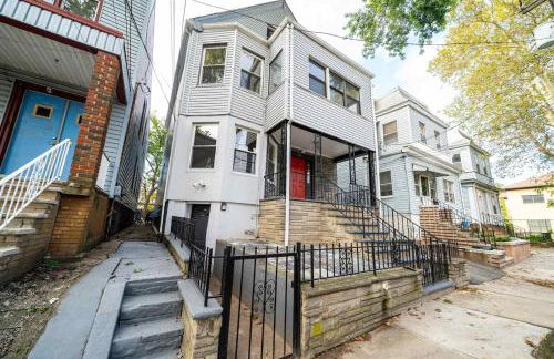 Spacious duplex retreat in city w/ Parking nearby - Foto 39