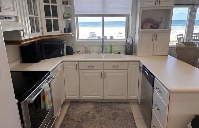 Ocean Front Beach Walking Distance To Flagler 4 Bedroom Home by RedAwning - Foto 10