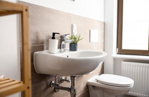 Apartments am Neuen Theater - Parkplatz nach Verfügbarkeit - Altstadt - Küche - Wifi - Powered by Ko-Living - Foto 49