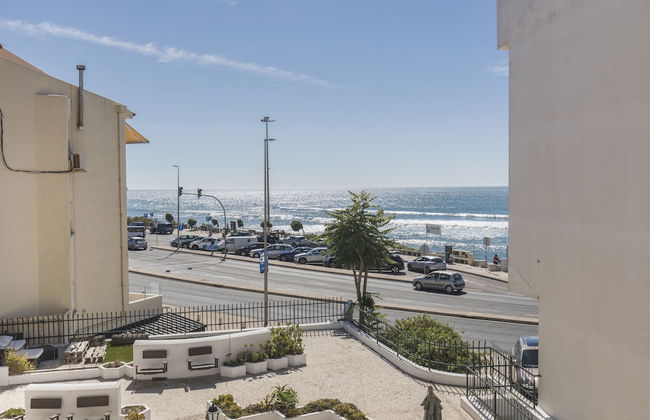 Cozy Seaview Apartment - Photo 16